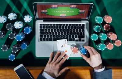 How to stay safe and secure when gambling at online casinos?